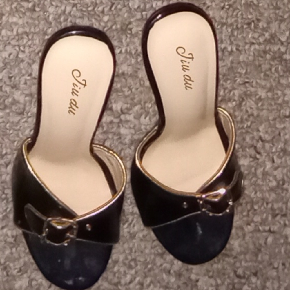 Jiu Du stilettos